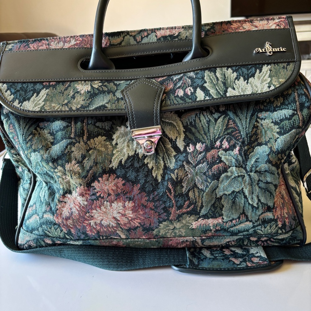 Vintage Atlantic Floral Tapestry Doctor Bag Carpet Weekender Lock Closure